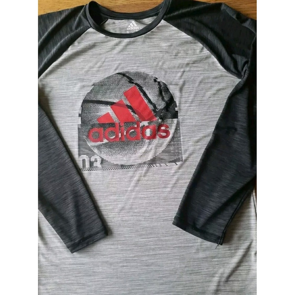 XL (18-20) Boys Adidas Top Loose Long Sleeve with Graphic Gray, Polyester  EUC‎